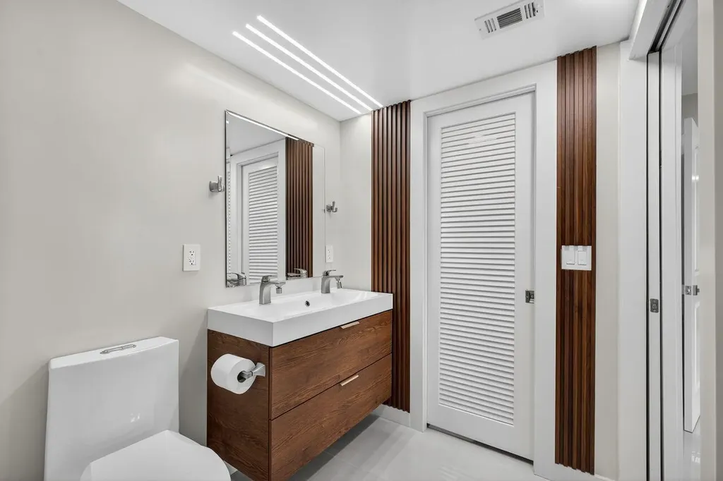 1731 Presidential Way West Palm Beach FL 33401