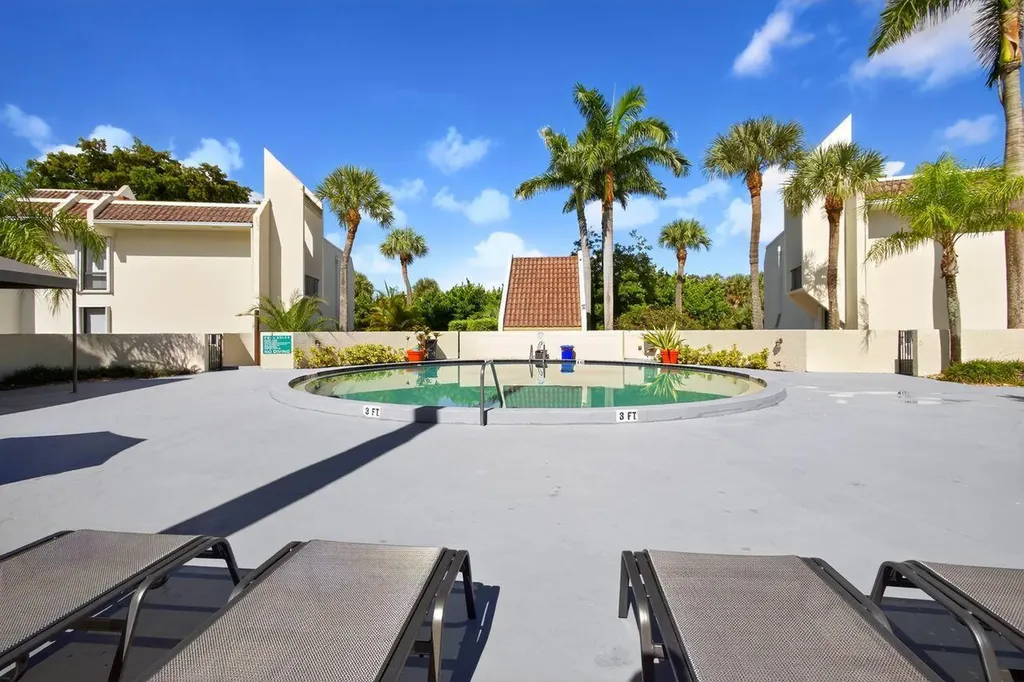 1731 Presidential Way West Palm Beach FL 33401