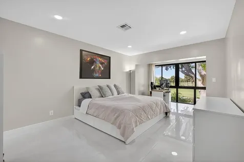 1731 Presidential Way West Palm Beach FL 33401