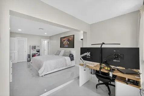 1731 Presidential Way West Palm Beach FL 33401