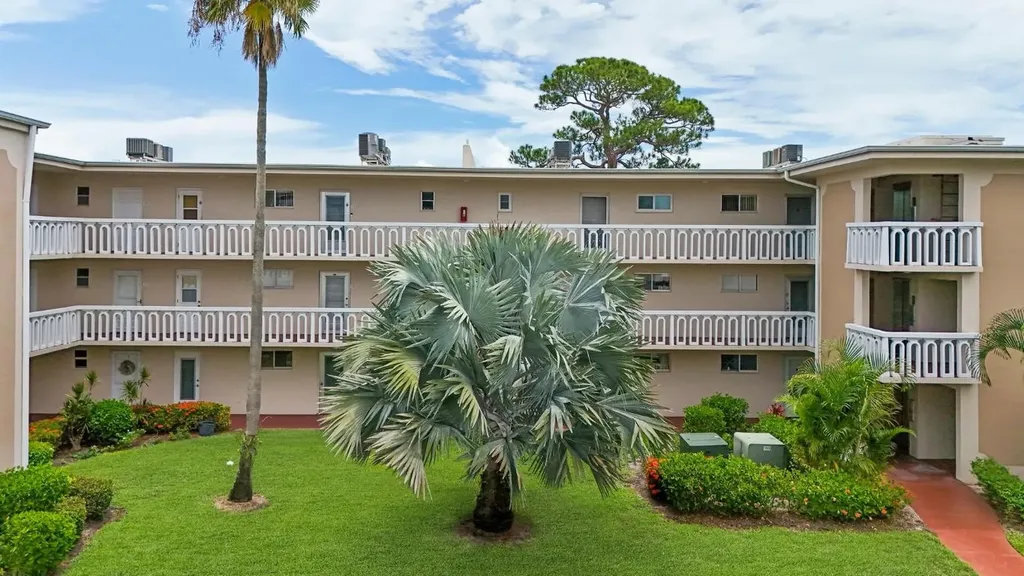 2581 N Garden Drive Lake Worth FL 33461