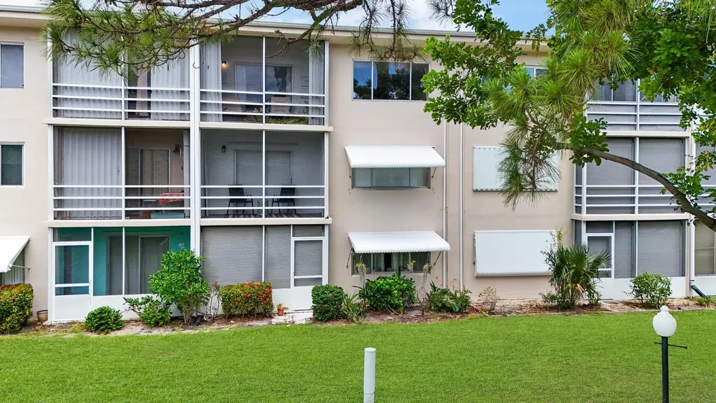 2581 N Garden Drive Lake Worth FL 33461