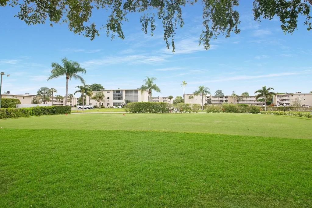 2581 N Garden Drive Lake Worth FL 33461