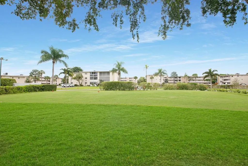 2581 N Garden Drive Lake Worth FL 33461