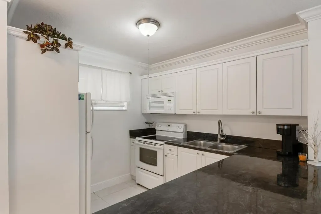 2581 N Garden Drive Lake Worth FL 33461