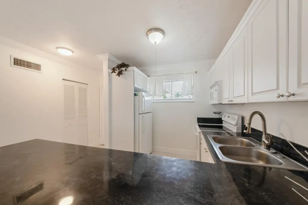 2581 N Garden Drive Lake Worth FL 33461