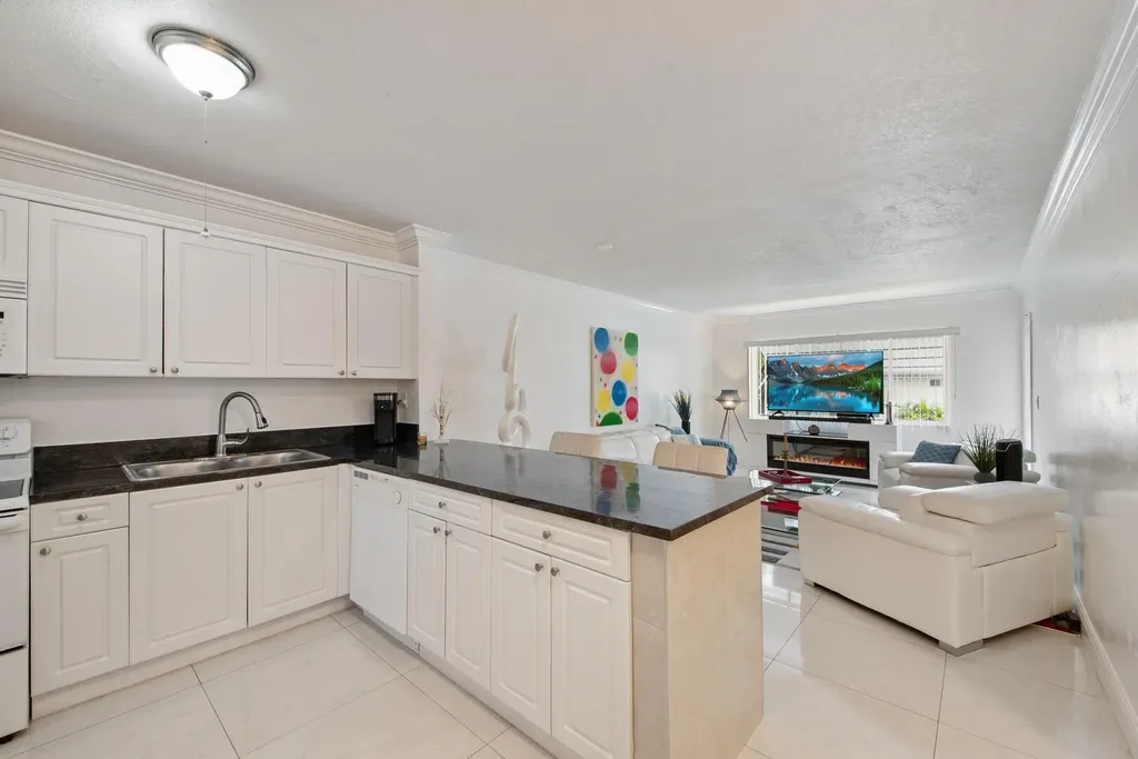 2581 N Garden Drive Lake Worth FL 33461