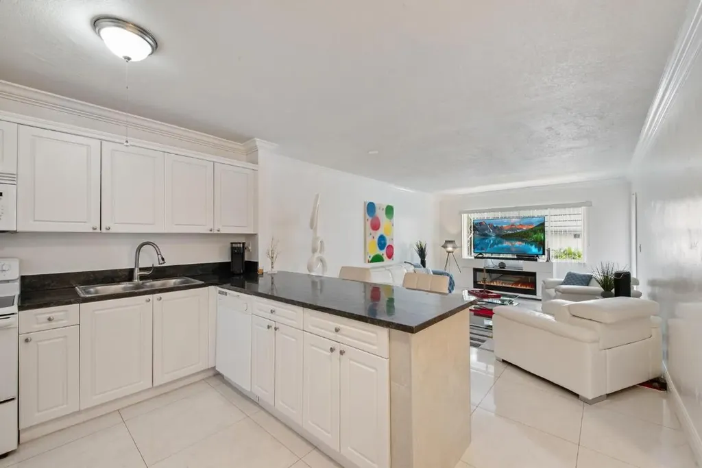 2581 N Garden Drive Lake Worth FL 33461