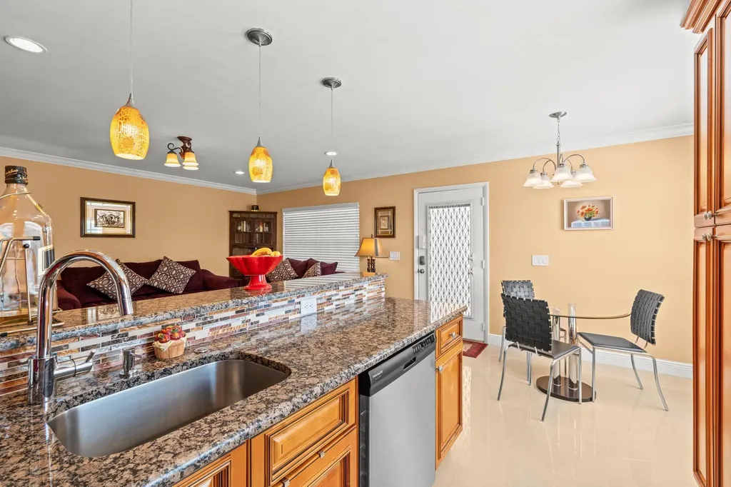 480 Flanders J Delray Beach FL 33484