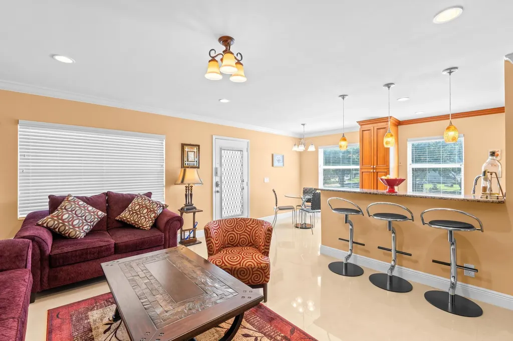 480 Flanders J Delray Beach FL 33484