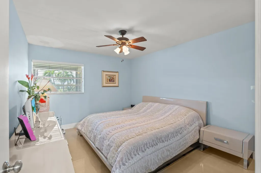 480 Flanders J Delray Beach FL 33484