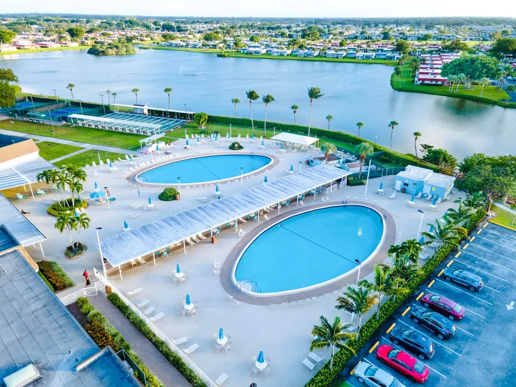 480 Flanders J Delray Beach FL 33484