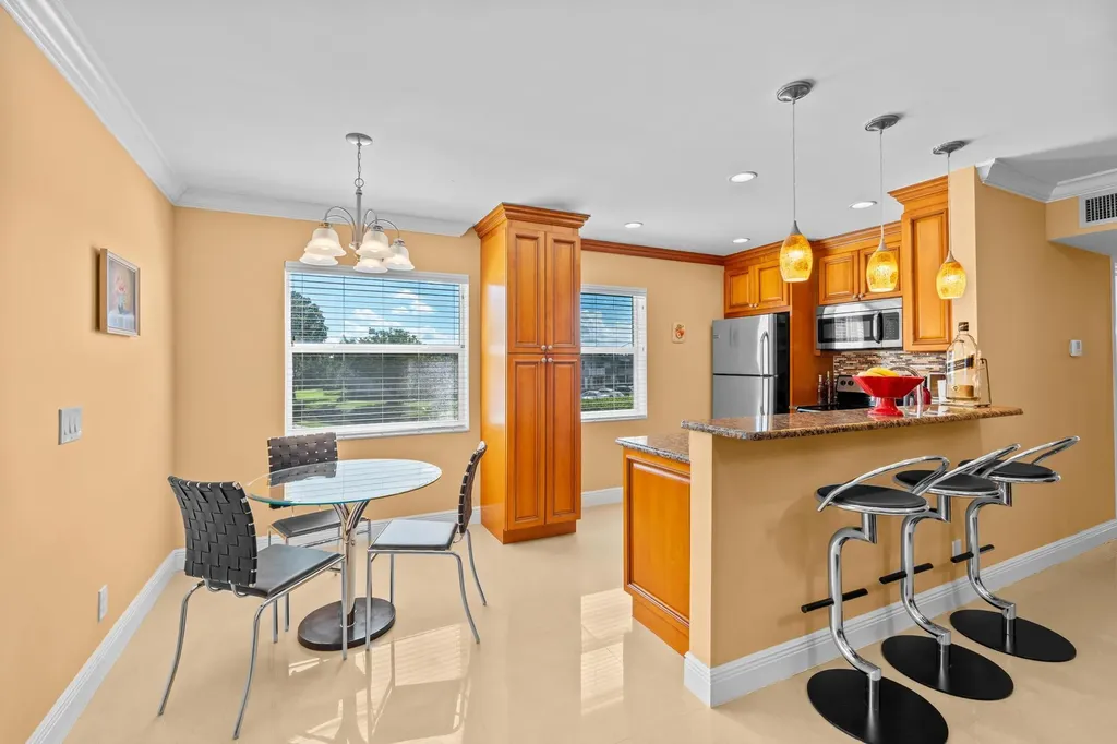 480 Flanders J Delray Beach FL 33484