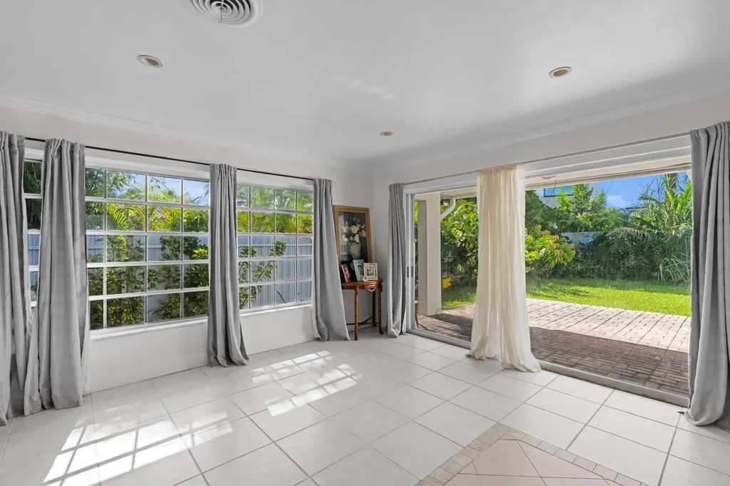 208 34th Street West Palm Beach FL 33407