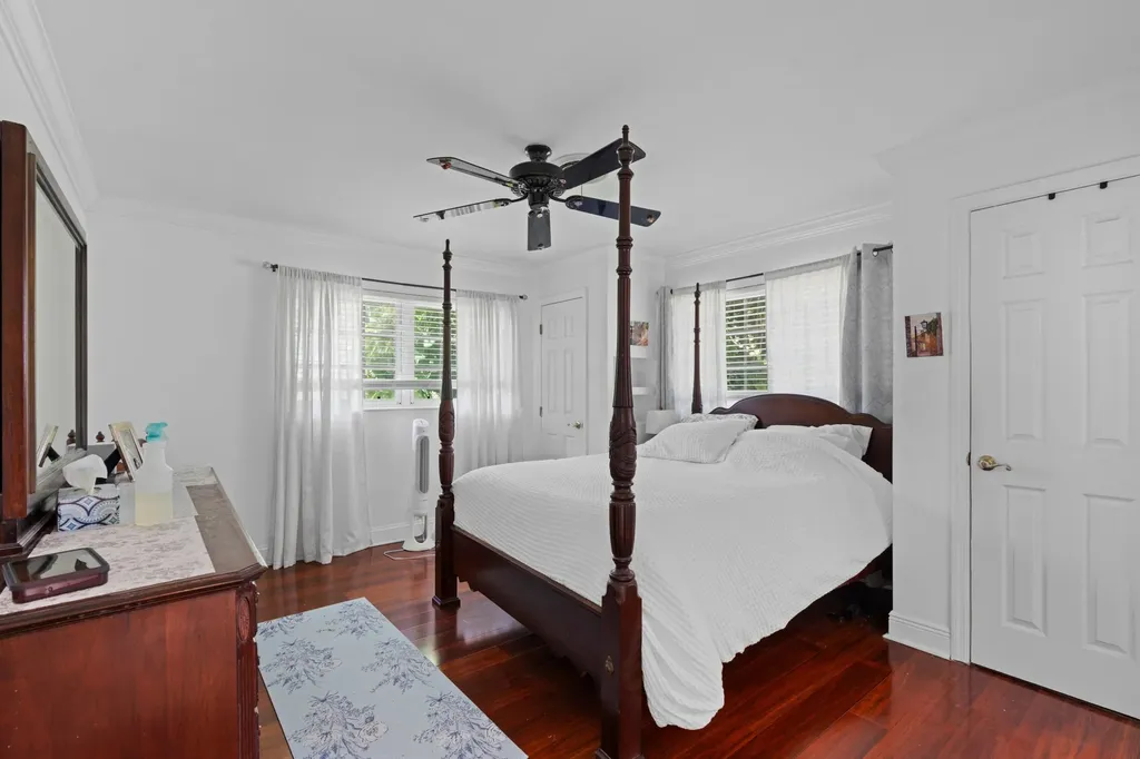 208 34th Street West Palm Beach FL 33407