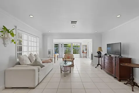 208 34th Street West Palm Beach FL 33407