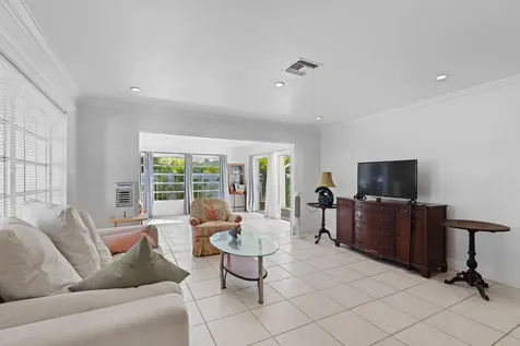 208 34th Street West Palm Beach FL 33407