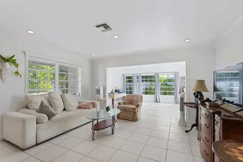 208 34th Street West Palm Beach FL 33407