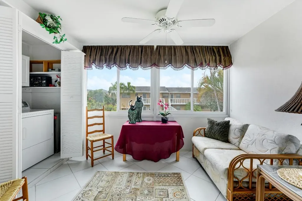 2132 NE 1st Way Boynton Beach FL 33435