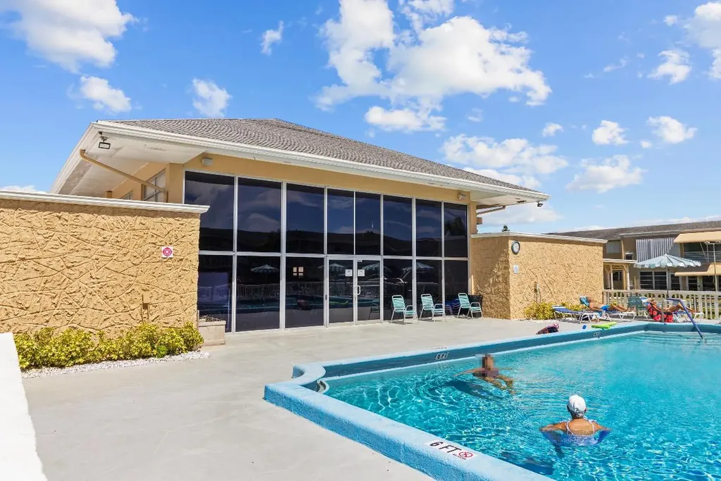 2132 NE 1st Way Boynton Beach FL 33435