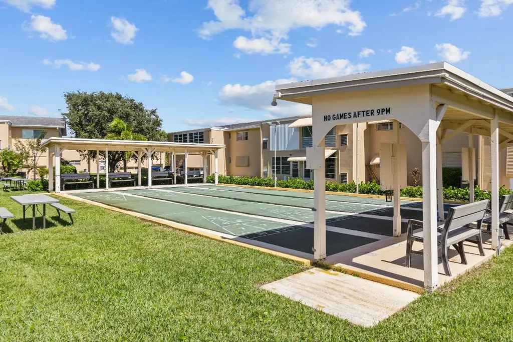 2132 NE 1st Way Boynton Beach FL 33435