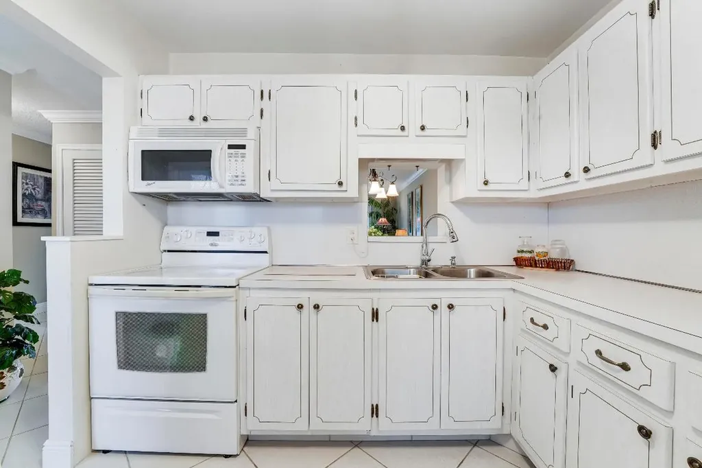 2132 NE 1st Way Boynton Beach FL 33435