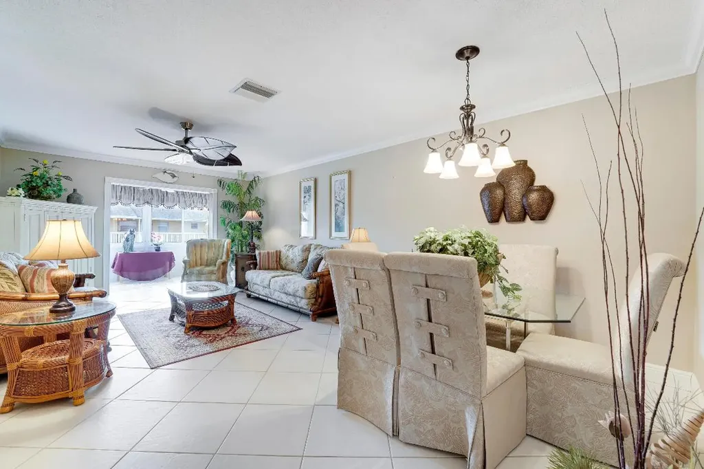2132 NE 1st Way Boynton Beach FL 33435