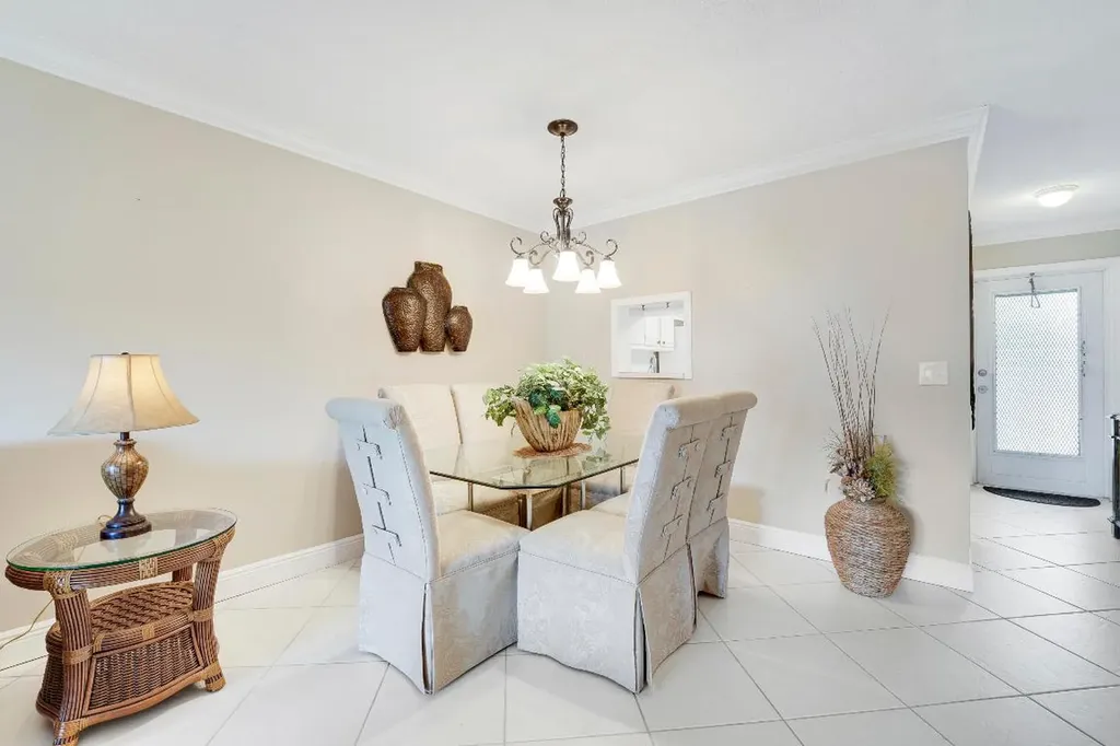 2132 NE 1st Way Boynton Beach FL 33435