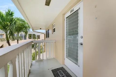 2132 NE 1st Way Boynton Beach FL 33435