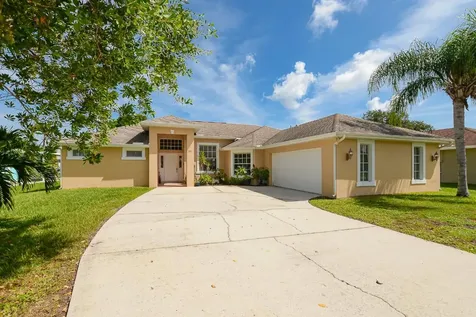 2497 SE Dogwood Avenue Port St Lucie FL 34952