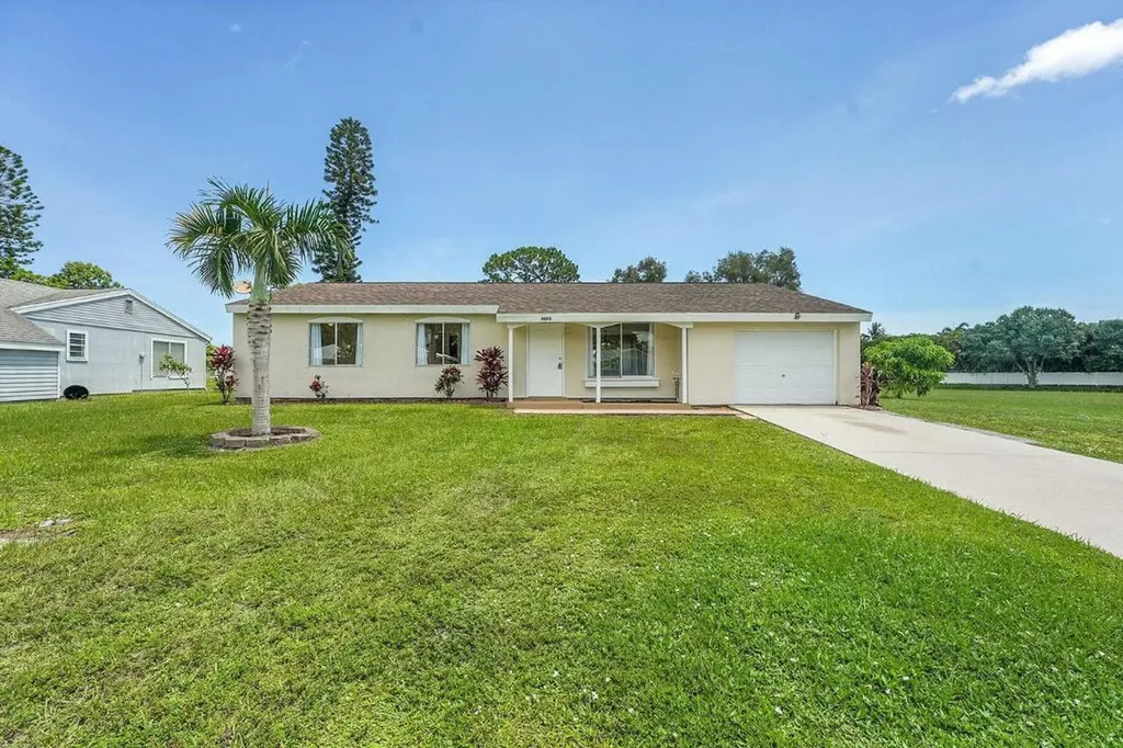 2073 SE Talwood Lane Port St Lucie FL 34952