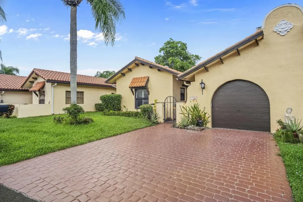 5281 Bolero Circle Delray Beach FL 33484