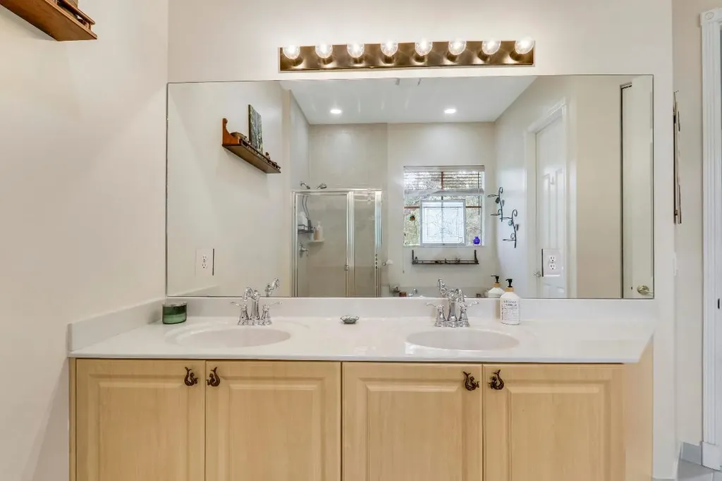 102 Via Emilia Royal Palm Beach FL 33411