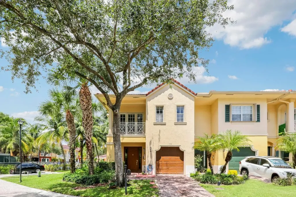 102 Via Emilia Royal Palm Beach FL 33411