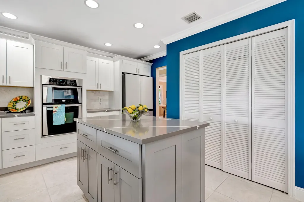 11 Berwick Road NE Palm Beach Gardens FL 33418
