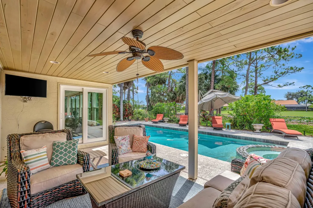 11 Berwick Road NE Palm Beach Gardens FL 33418