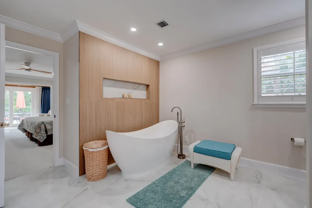 11 Berwick Road NE Palm Beach Gardens FL 33418