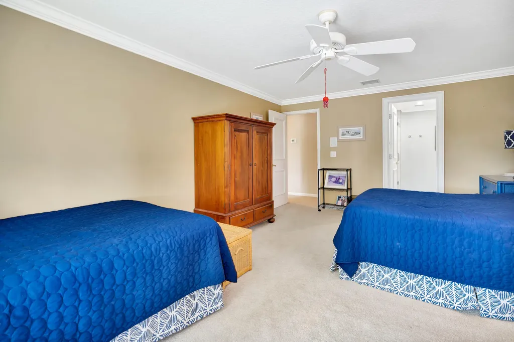 11 Berwick Road NE Palm Beach Gardens FL 33418