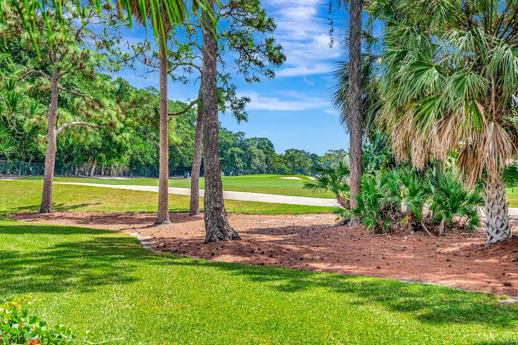 11 Berwick Road NE Palm Beach Gardens FL 33418
