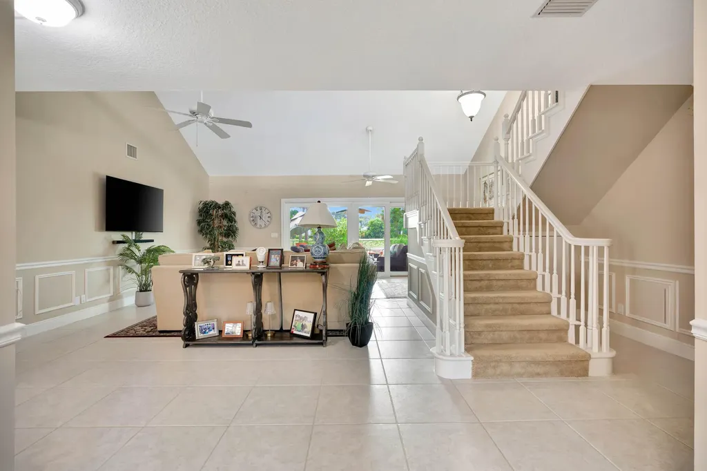 11 Berwick Road NE Palm Beach Gardens FL 33418