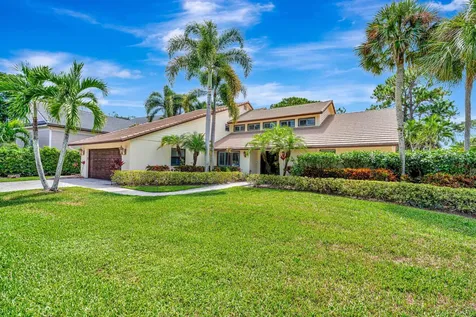 11 Berwick Road NE Palm Beach Gardens FL 33418