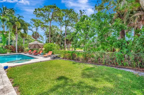 11 Berwick Road NE Palm Beach Gardens FL 33418
