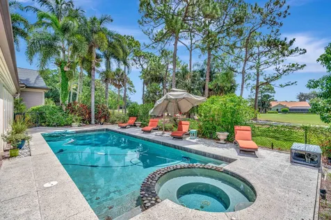 11 Berwick Road NE Palm Beach Gardens FL 33418