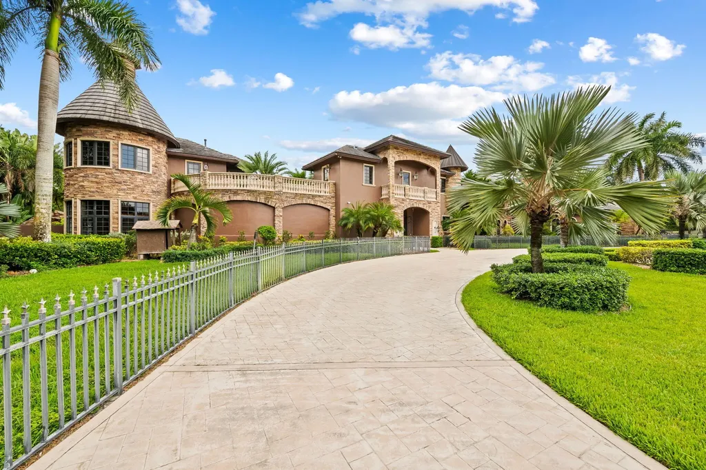 6300 Riverside Drive Parkland FL 33067