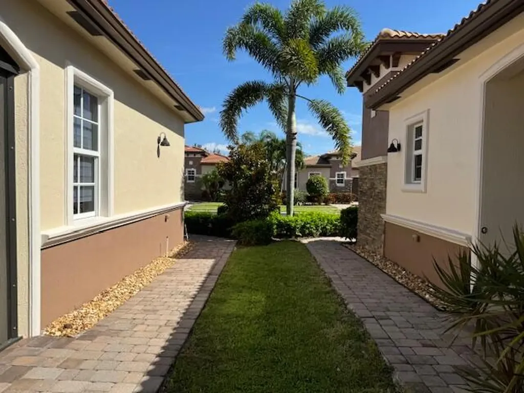 14786 Via Porta Delray Beach FL 33446