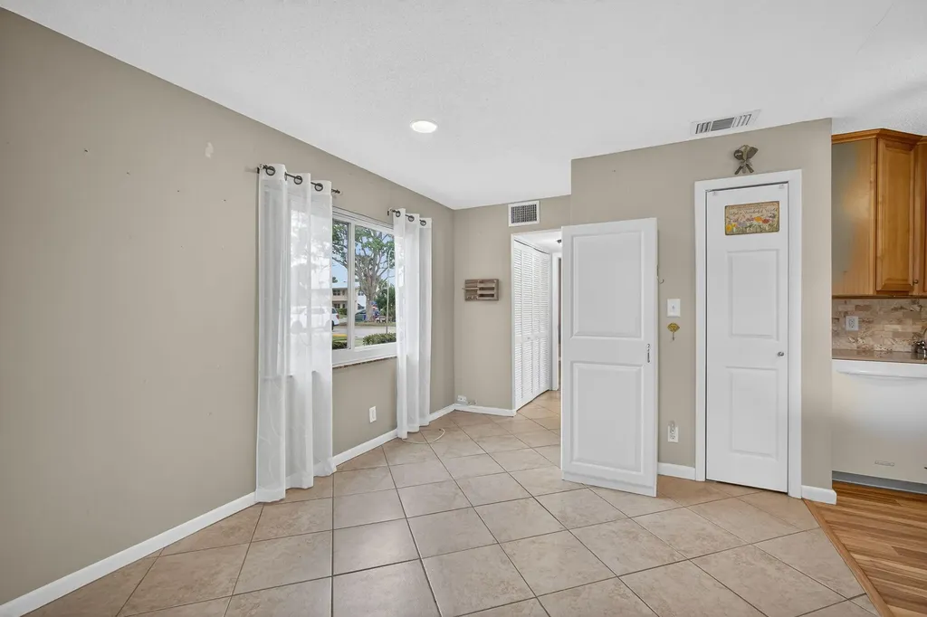 221 Coventry J West Palm Beach FL 33417