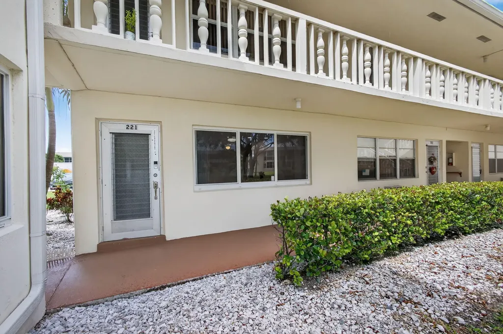 221 Coventry J West Palm Beach FL 33417