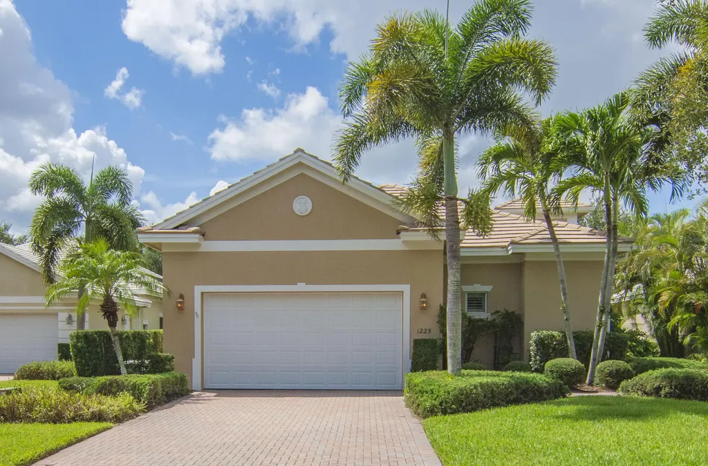 1225 Riverwind Circle Vero Beach FL 32967