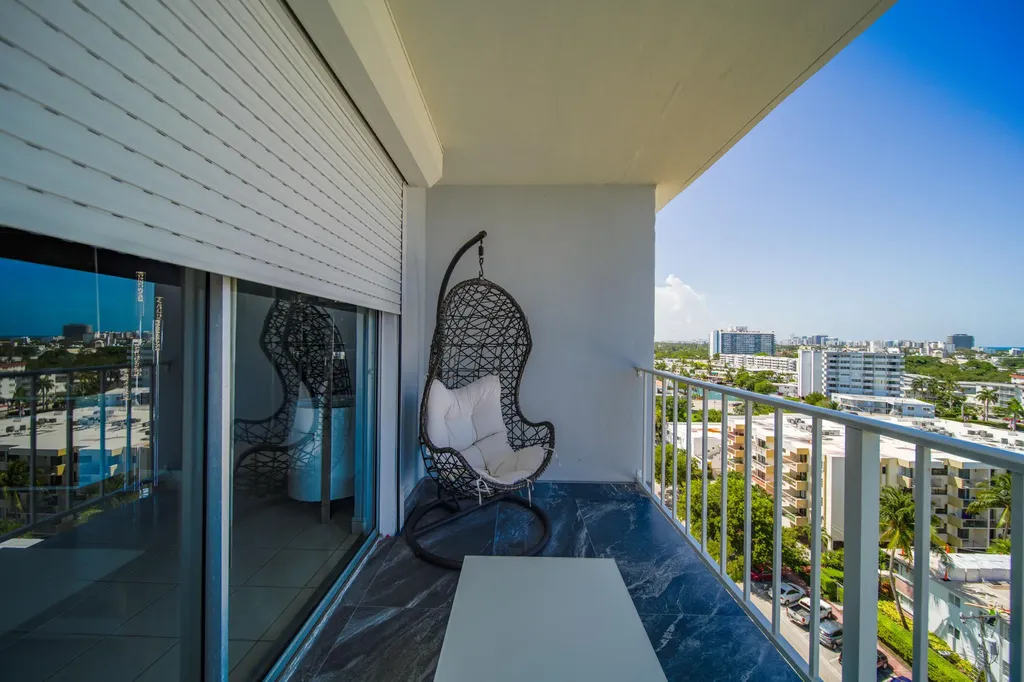 6900 Bay Drive Miami Beach FL 33141
