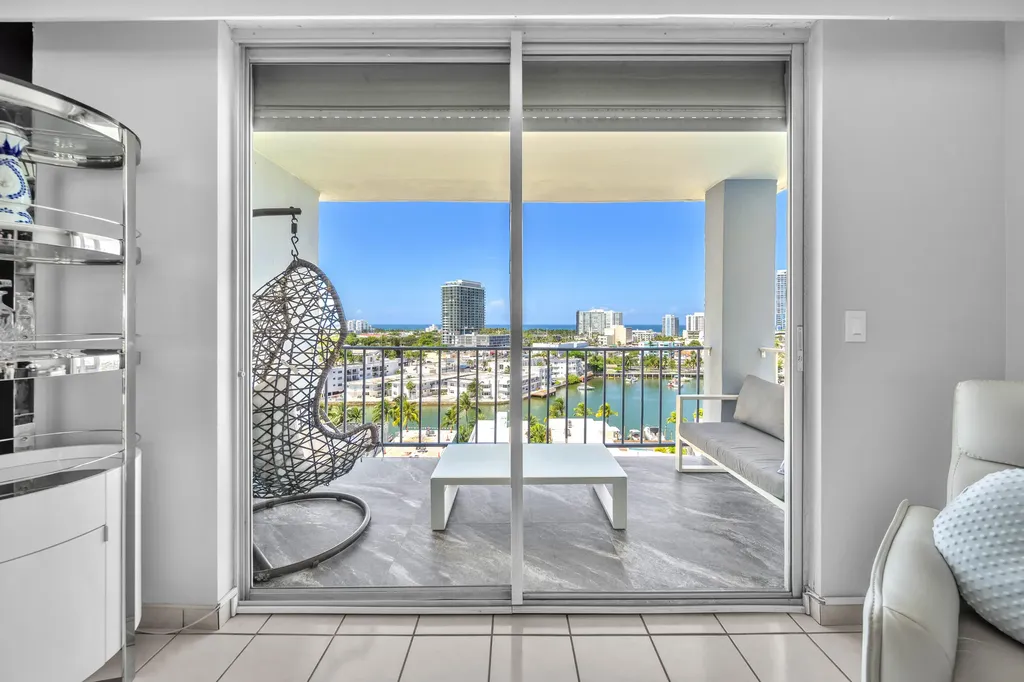 6900 Bay Drive Miami Beach FL 33141